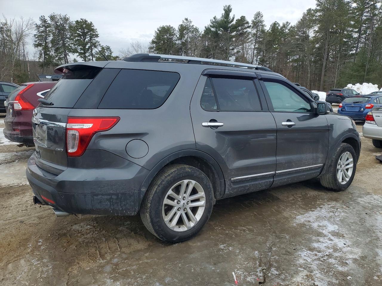 2015 FORD EXPLORER XLT photo 5