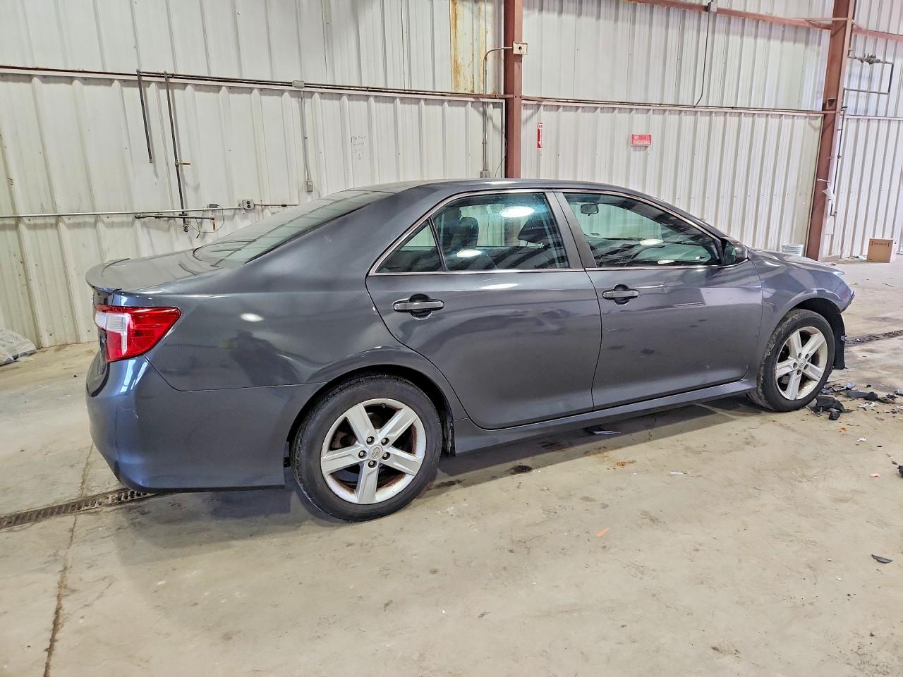 2012 TOYOTA CAMRY photo 3