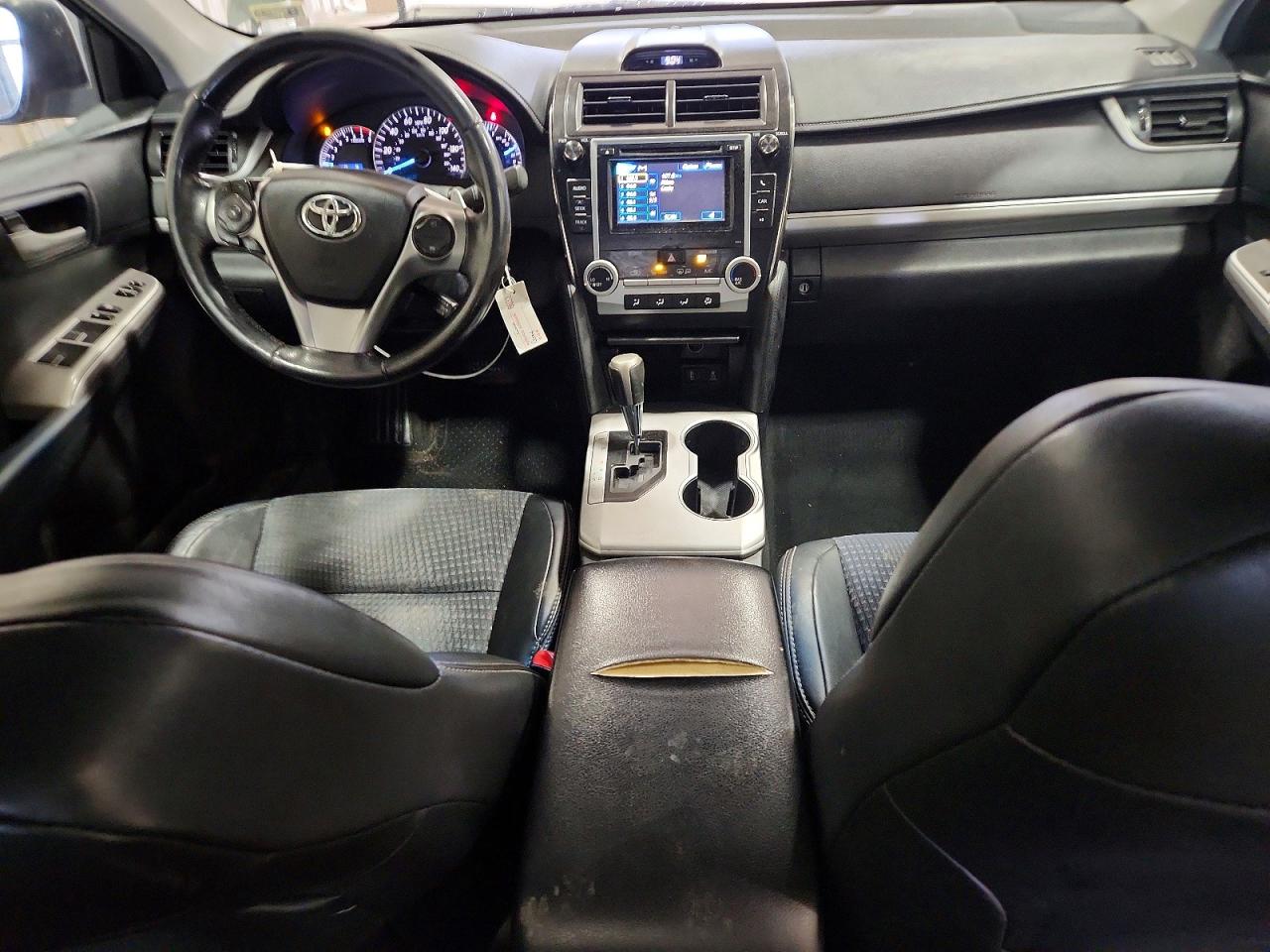 2012 TOYOTA CAMRY photo 8