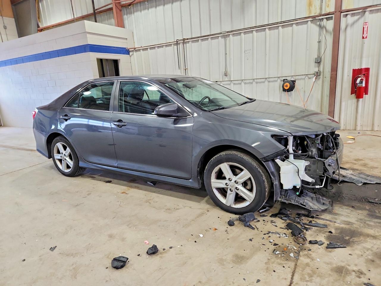 2012 TOYOTA CAMRY photo 4
