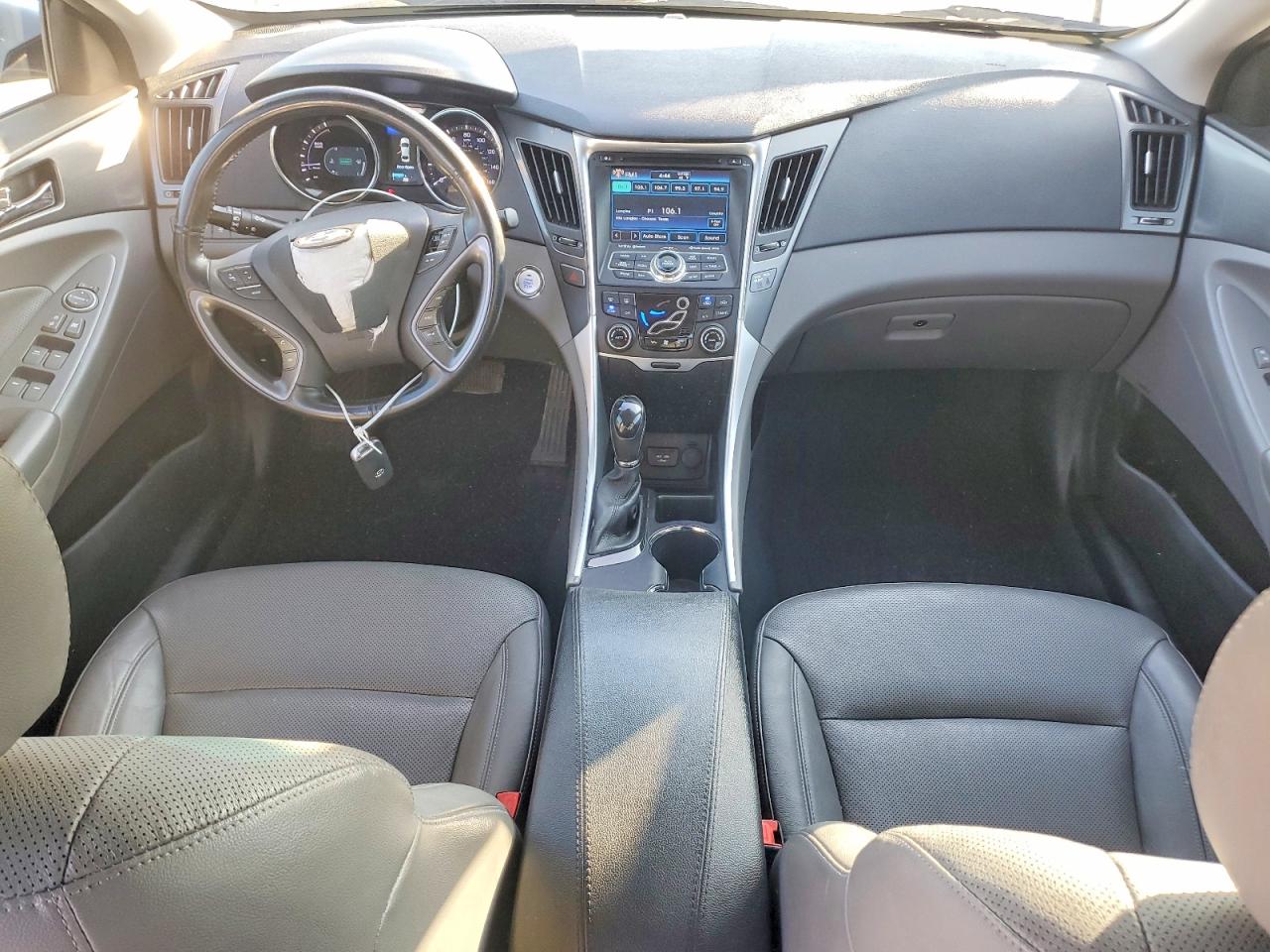 2015 HYUNDAI SONATA HYBRID photo 8