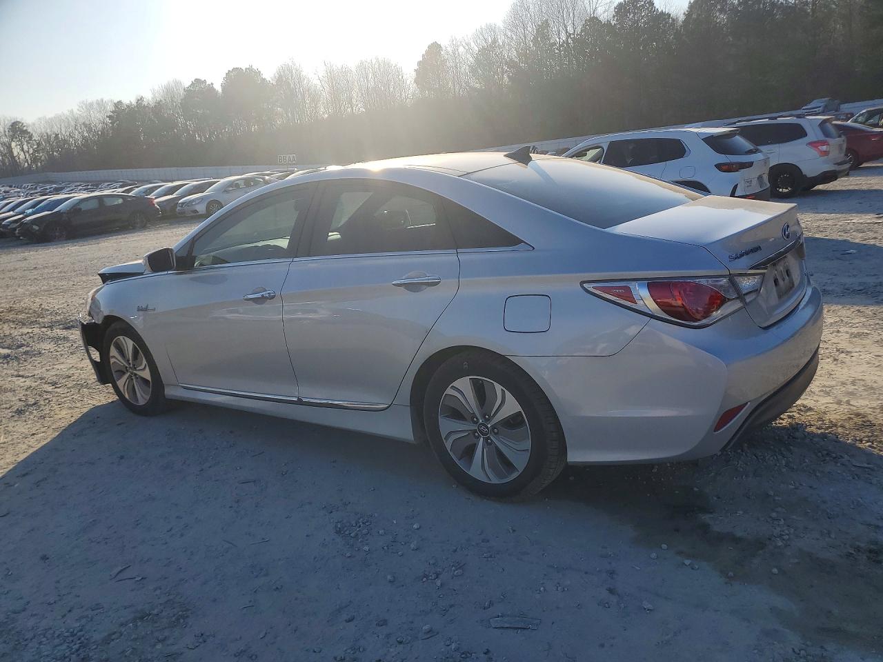 2015 HYUNDAI SONATA HYBRID photo 2
