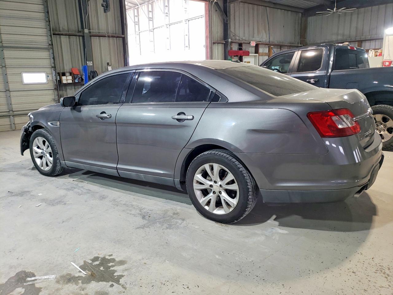 2011 FORD TAURUS SEL photo 2