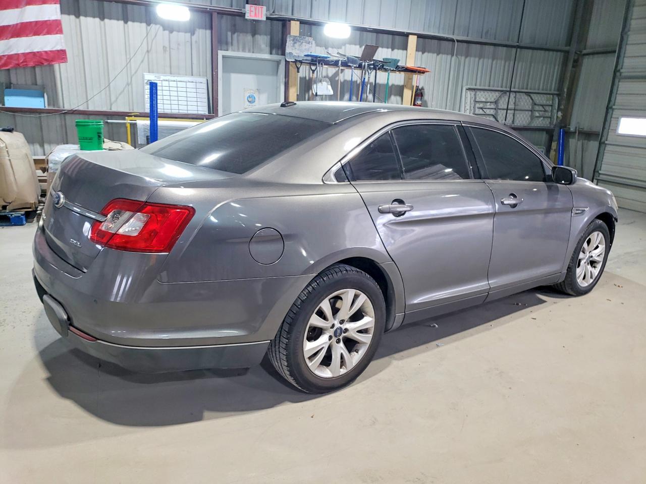 2011 FORD TAURUS SEL photo 3