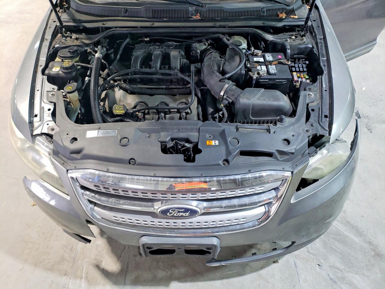 2011 FORD TAURUS SEL photo 11