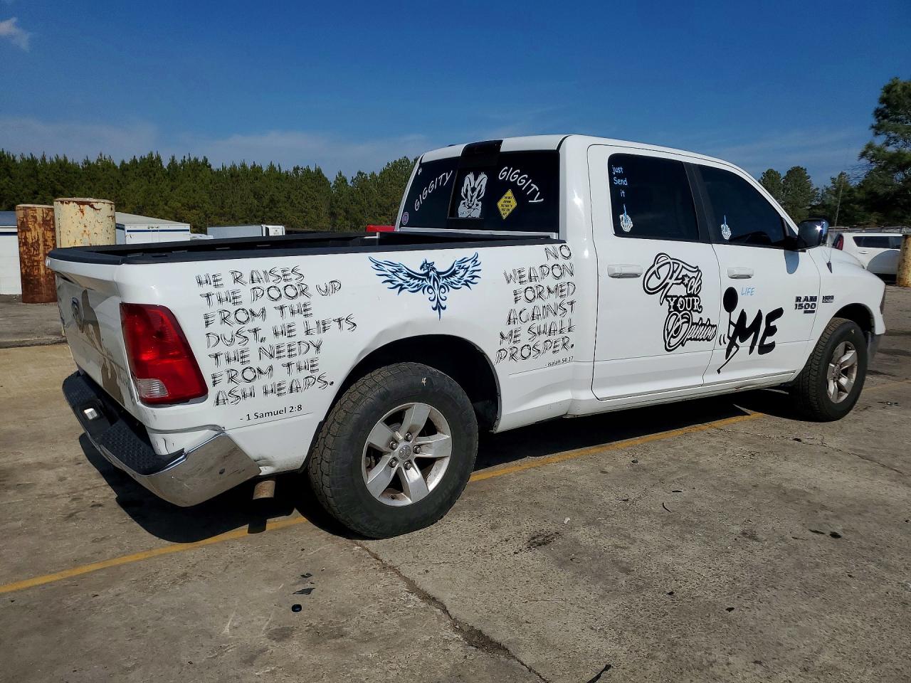 2019 RAM 1500 CLASSIC SLT photo 5