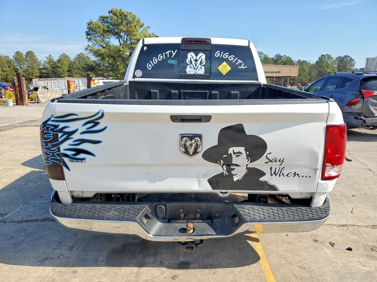 2019 RAM 1500 CLASSIC SLT photo 11