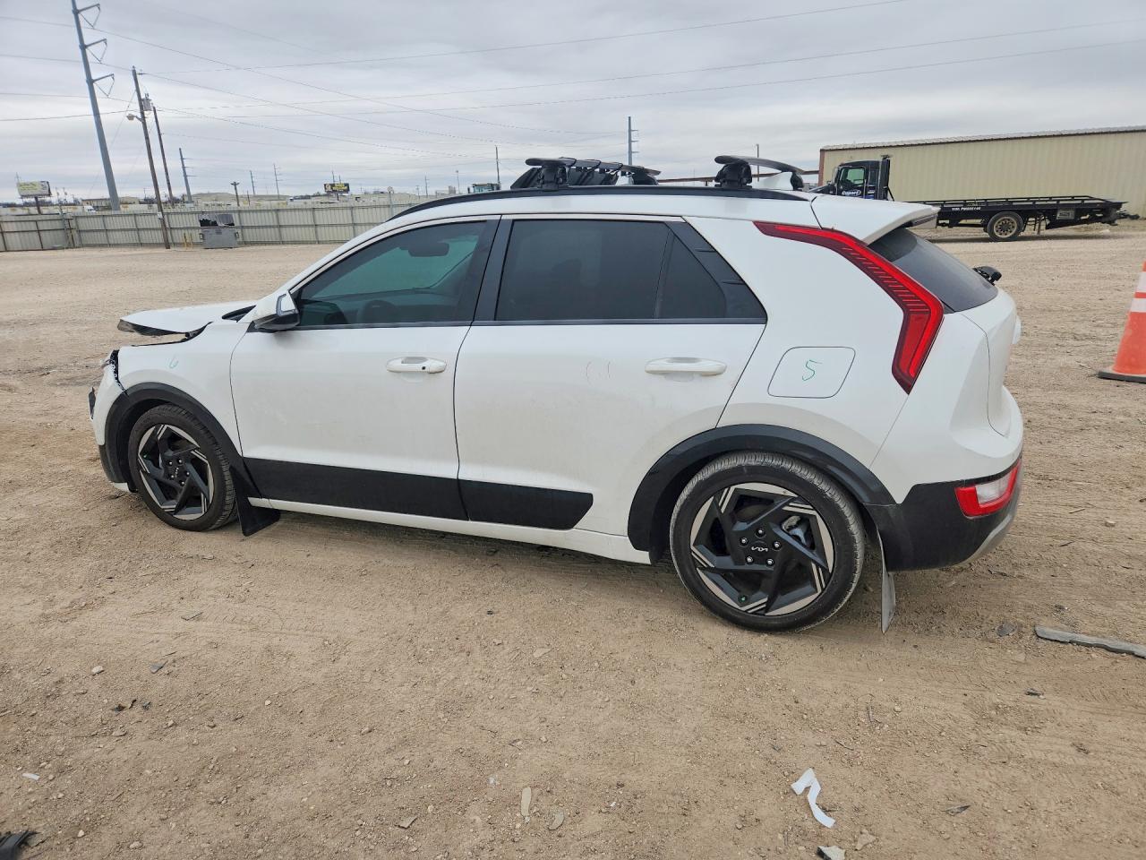 2023 KIA NIRO EX photo 2