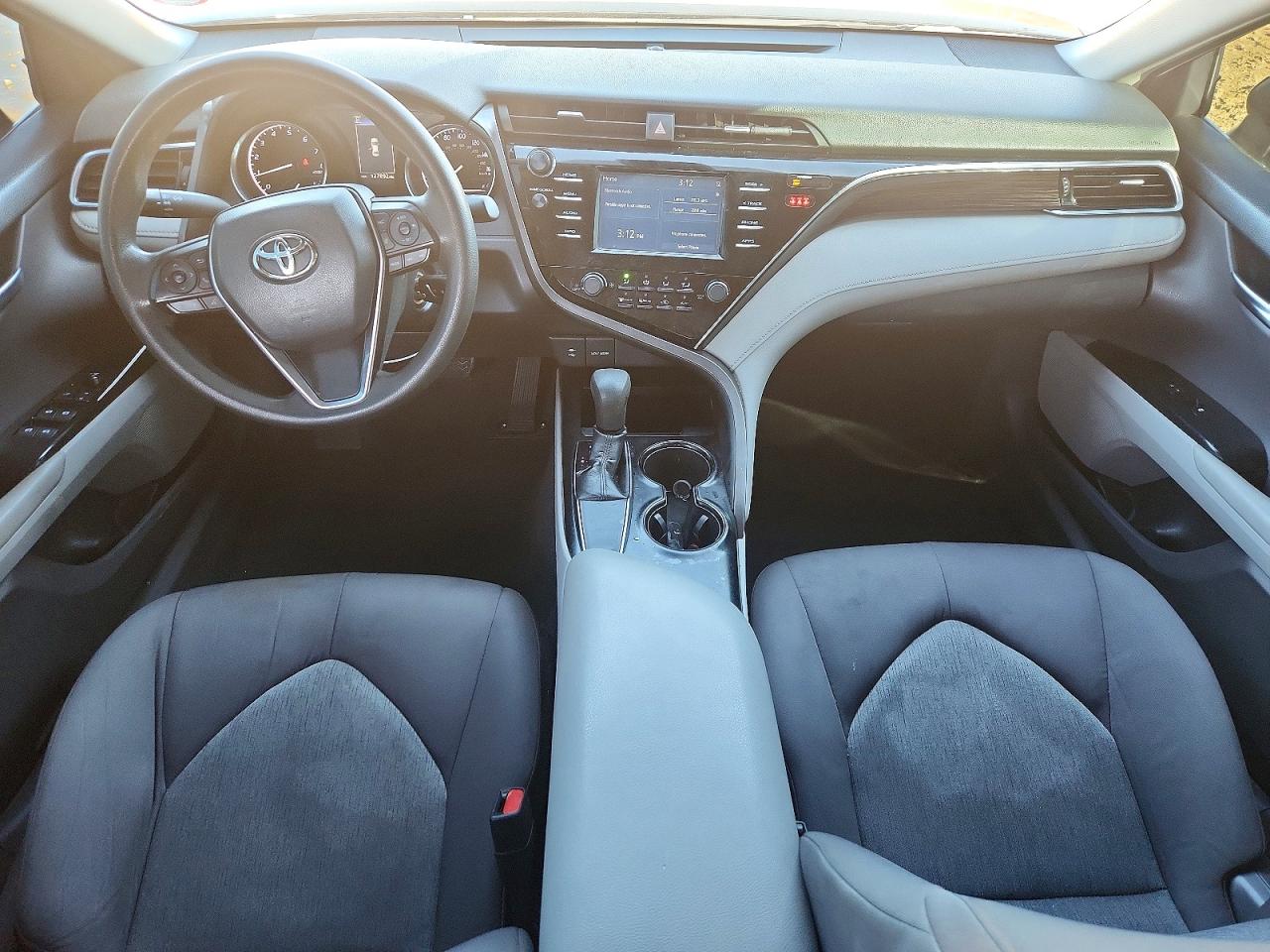 2018 TOYOTA CAMRY L photo 8