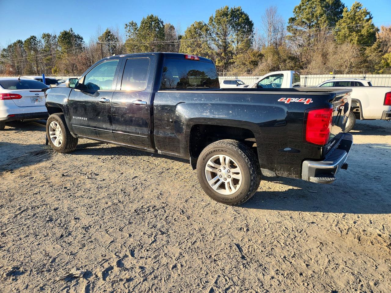 2017 CHEVROLET SILVERADO K1500 LT photo 2