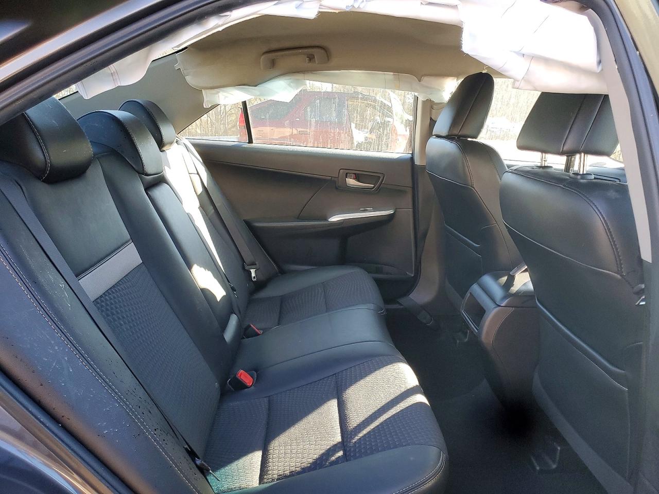 2014 TOYOTA CAMRY SE photo 28