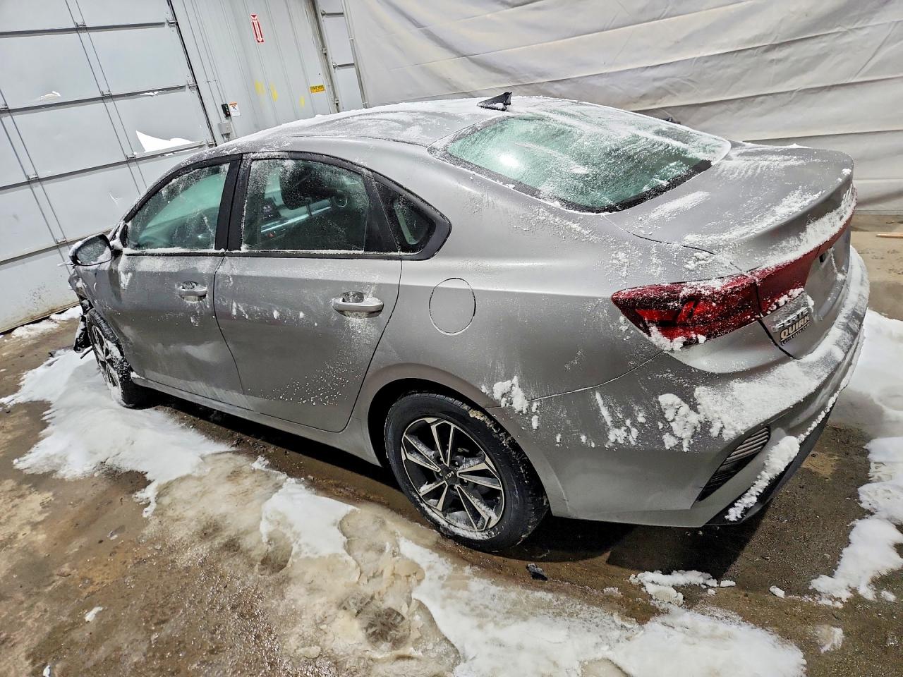 2023 KIA FORTE LX photo 3
