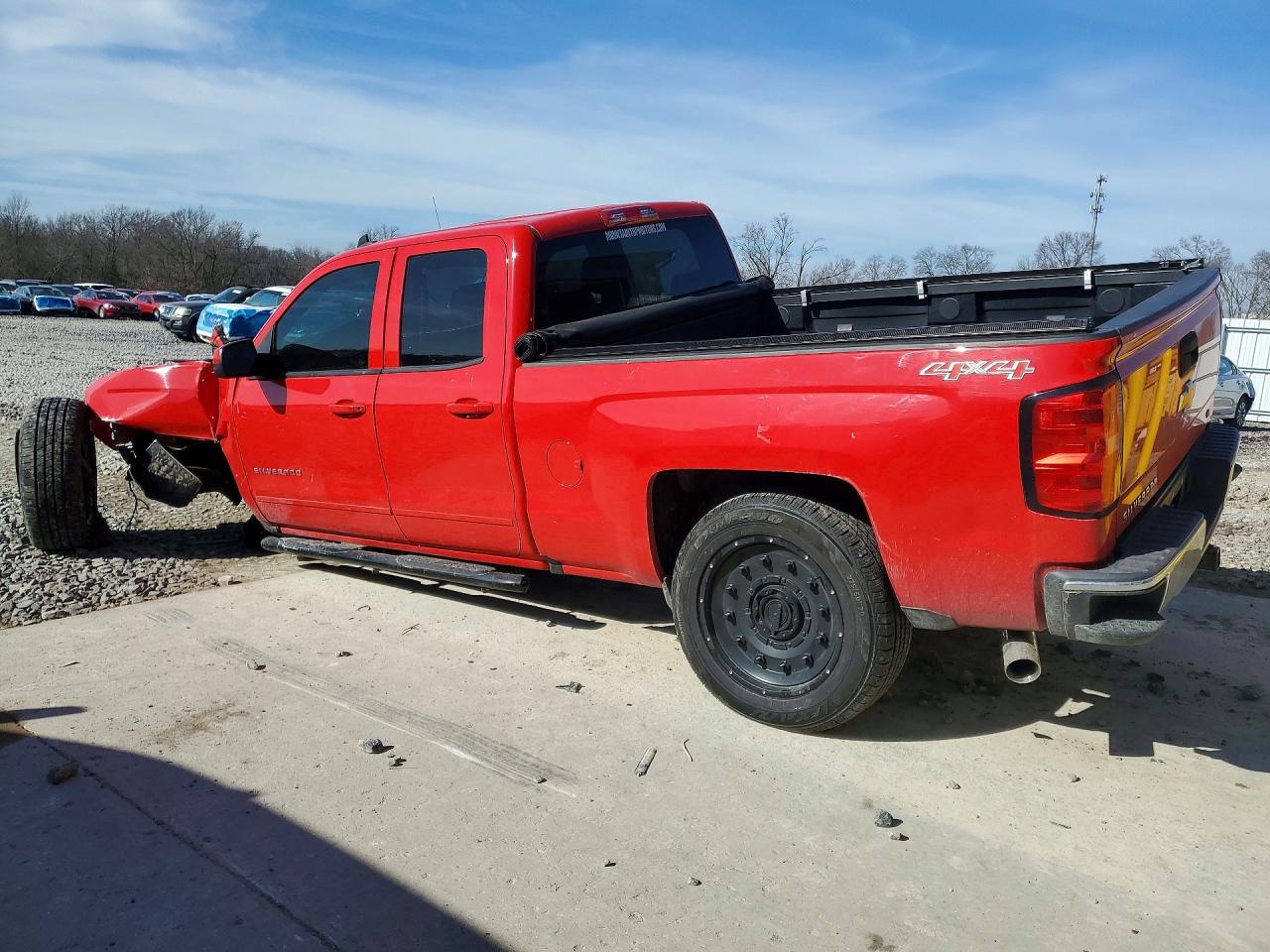 2016 CHEVROLET SILVERADO K1500 LT photo 3