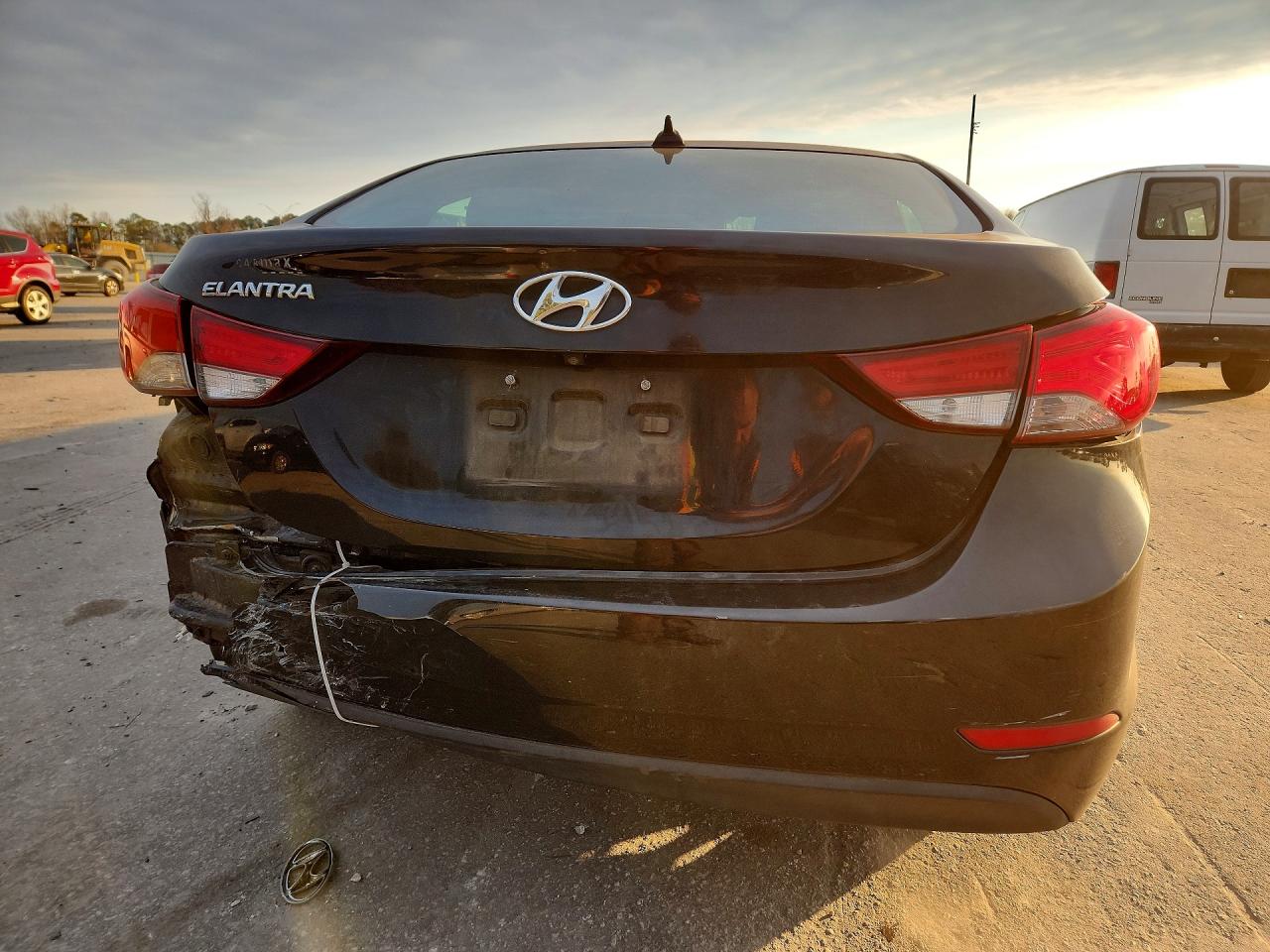 2016 HYUNDAI ELANTRA SE photo 11
