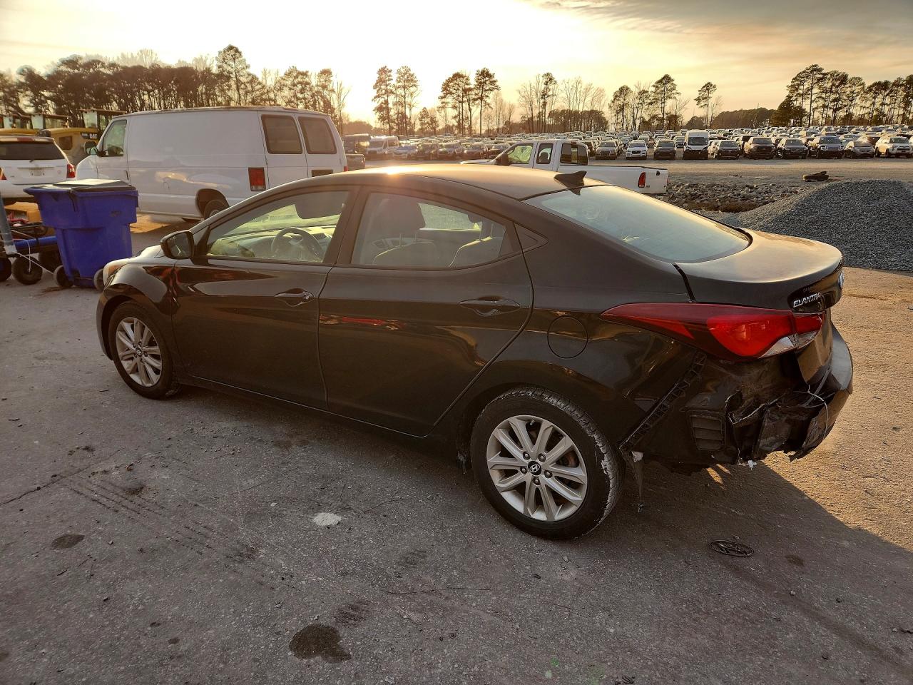 2016 HYUNDAI ELANTRA SE photo 3