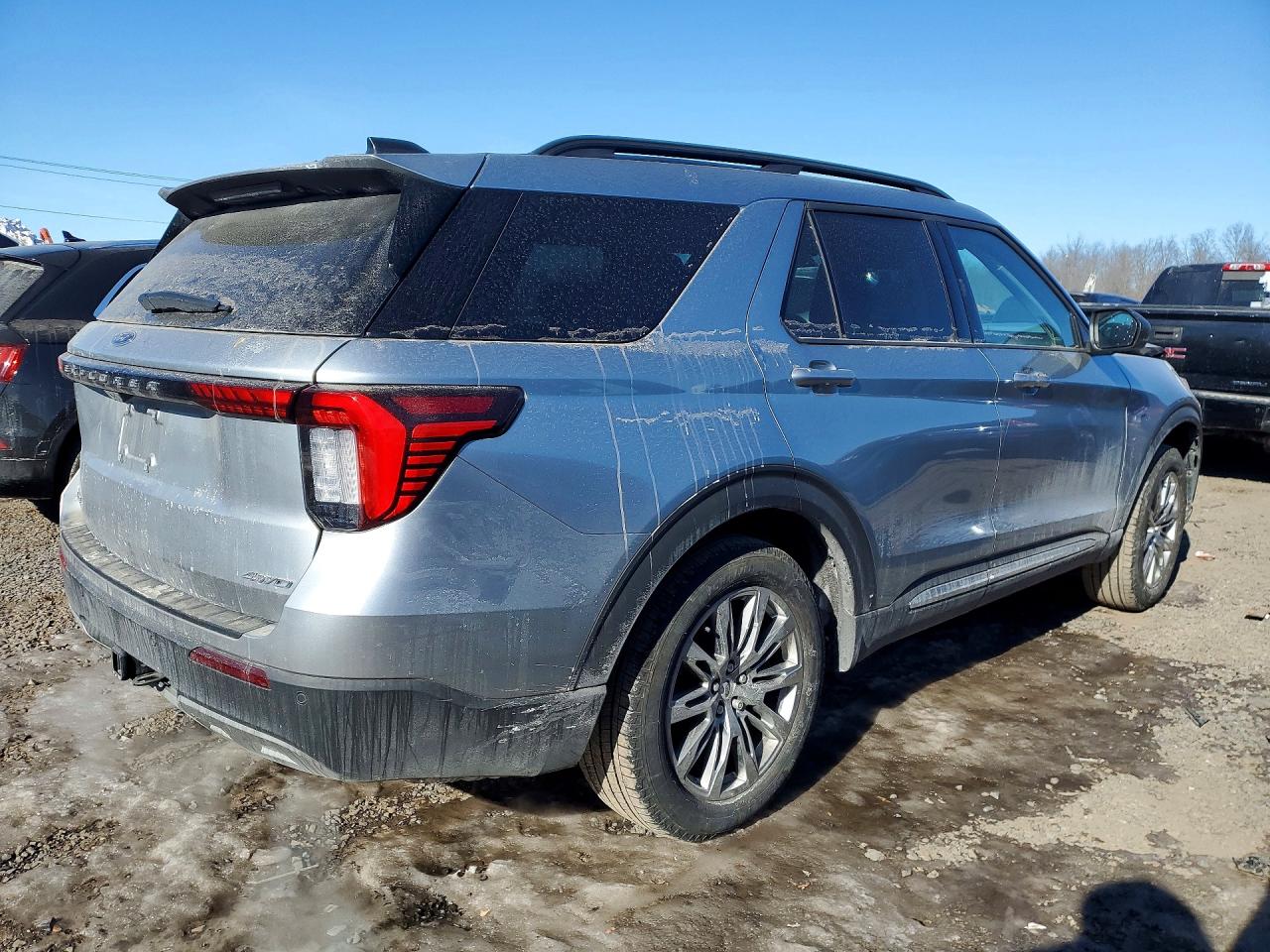 2025 FORD EXPLORER ACTIVE photo 3