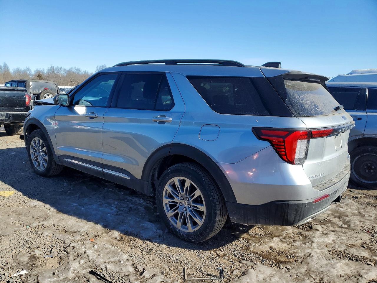 2025 FORD EXPLORER ACTIVE photo 2