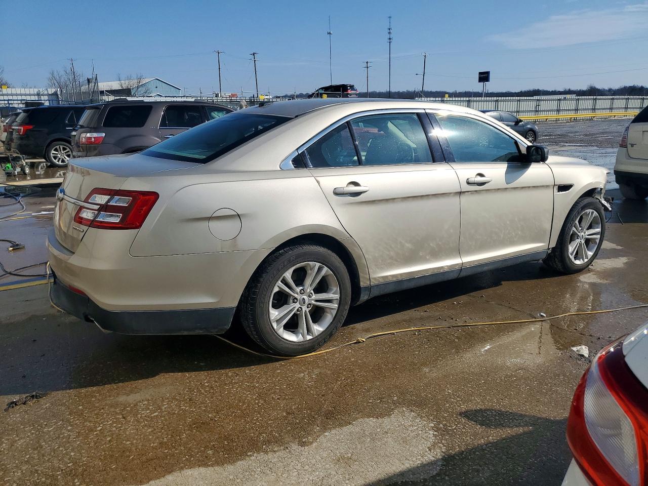 2018 FORD TAURUS SE photo 5