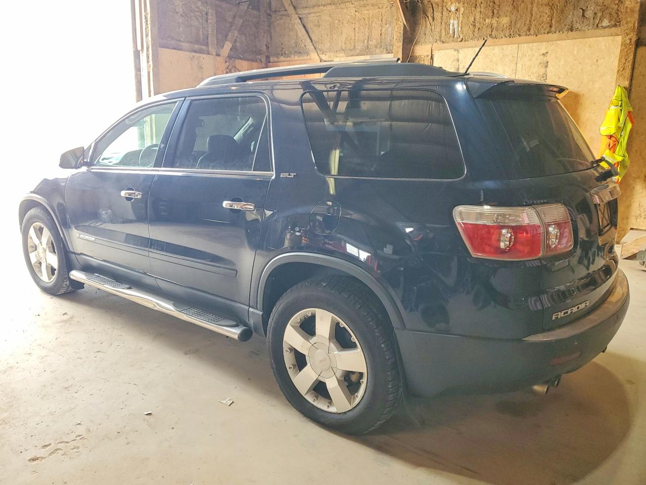 2007 GMC ACADIA SLT-2 photo 2