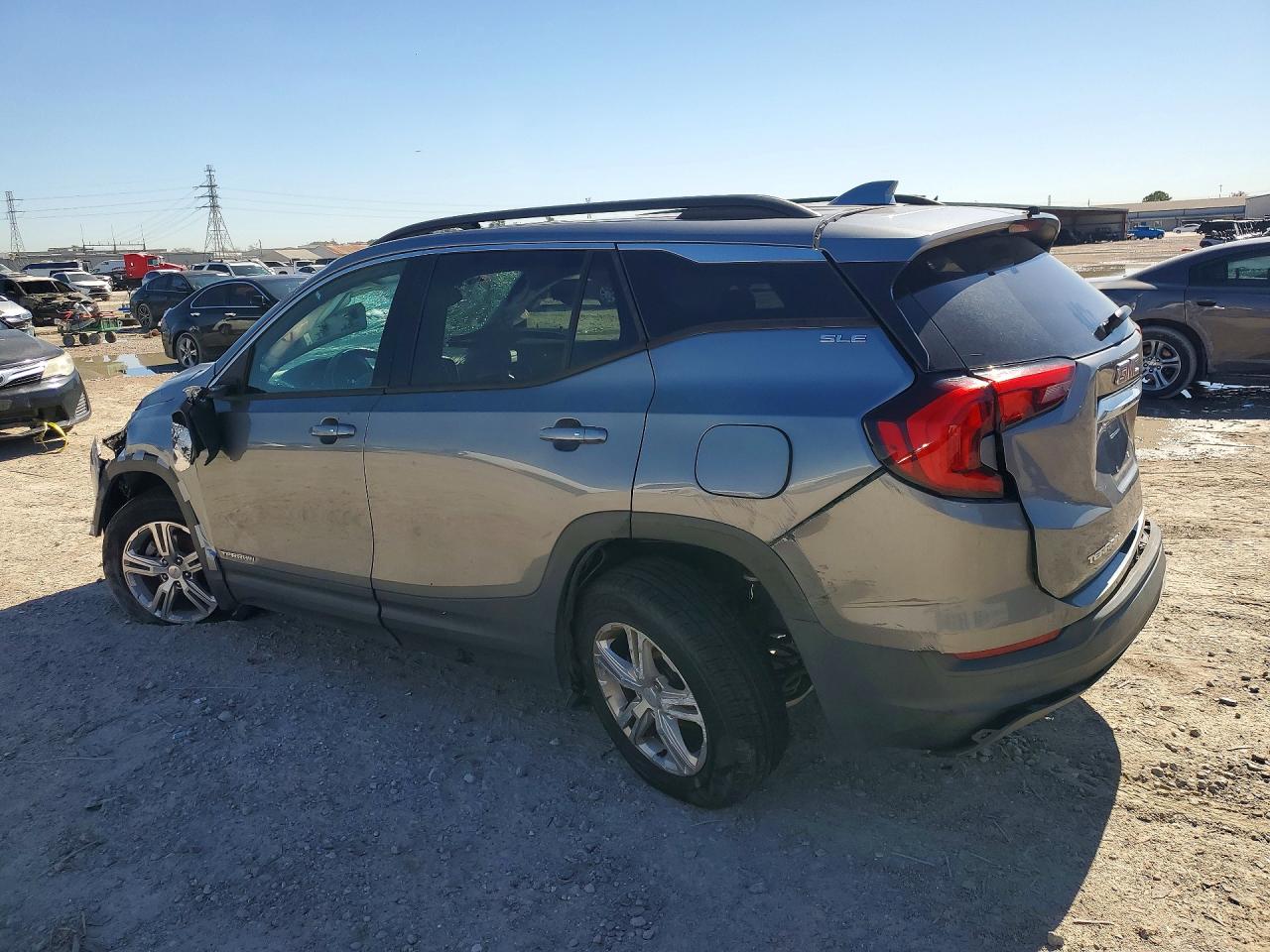 2018 GMC TERRAIN SLE photo 2
