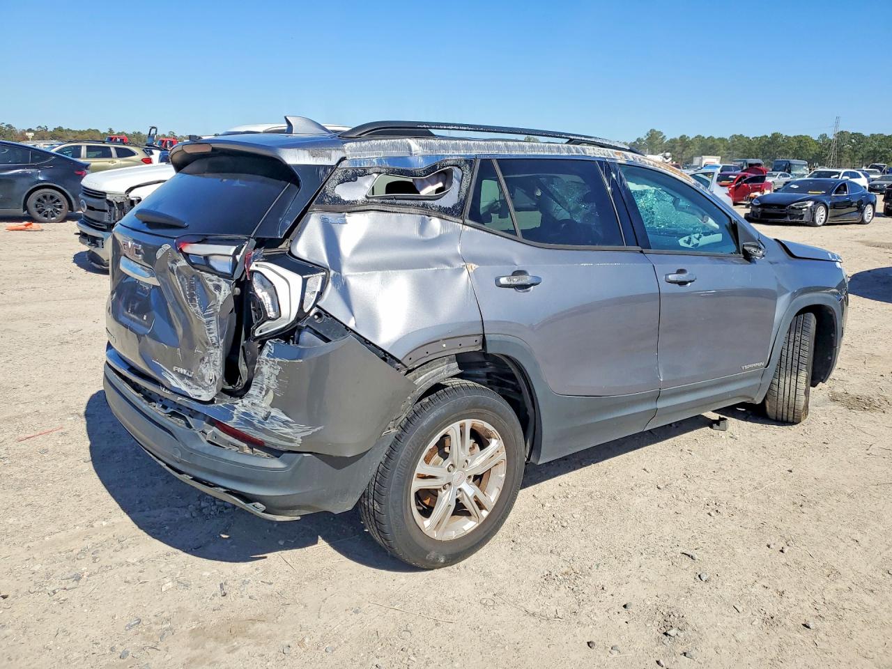 2018 GMC TERRAIN SLE photo 3