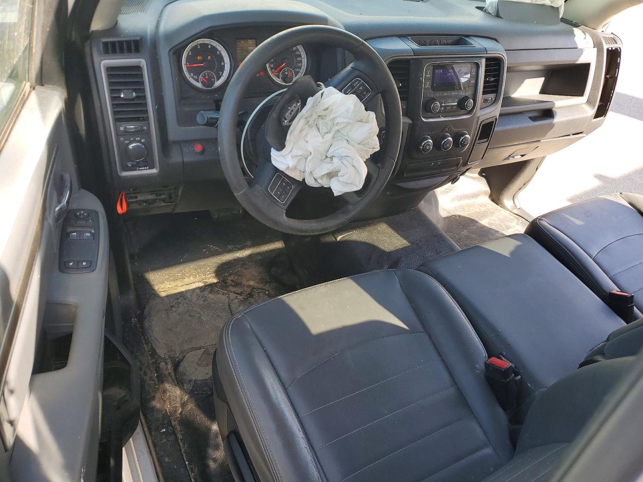 2017 RAM 1500 ST photo 22