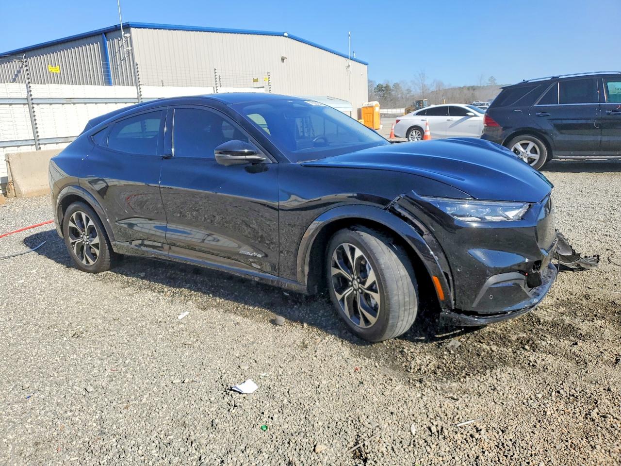 2022 FORD MUSTANG MACH-E PREMIUM photo 4