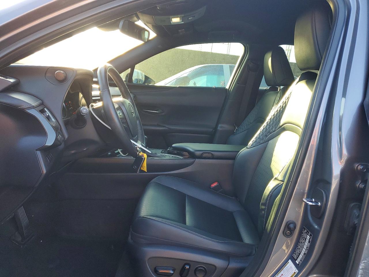 2021 LEXUS UX 250H photo 7