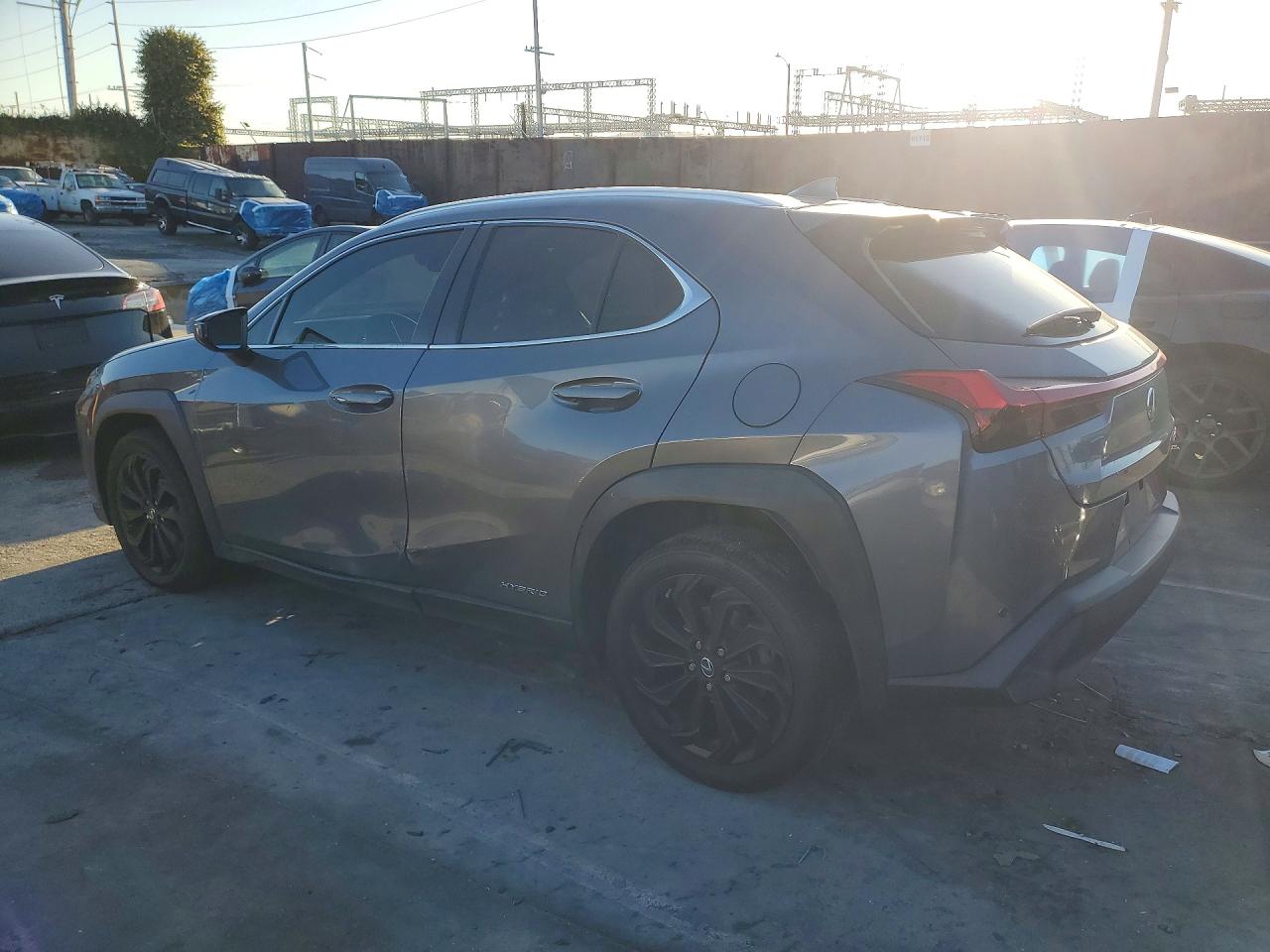 2021 LEXUS UX 250H photo 2