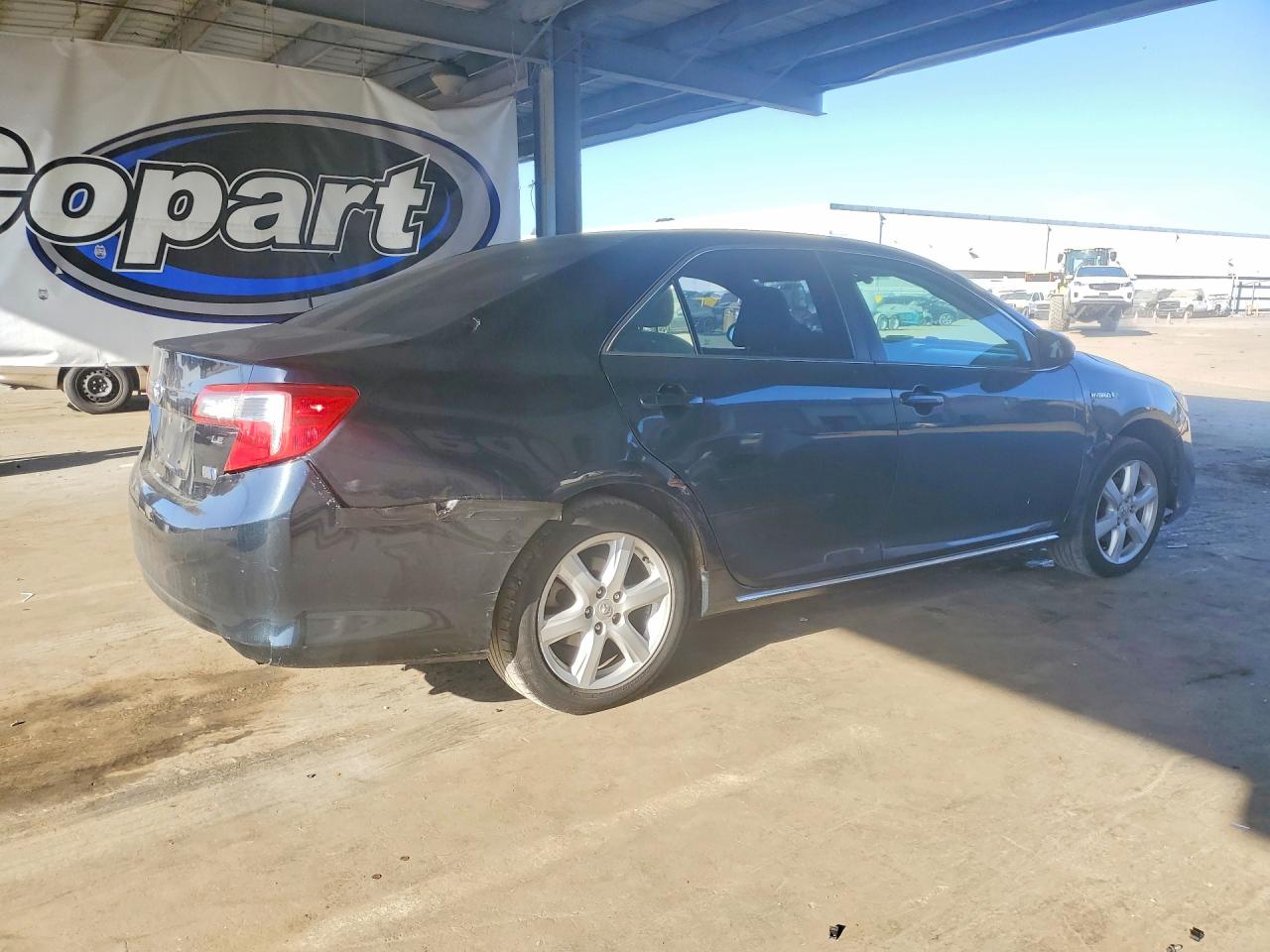2013 TOYOTA CAMRY photo 3