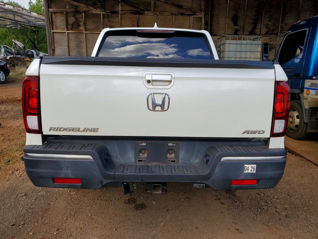 2019 HONDA RIDGELINE SPORT photo 6
