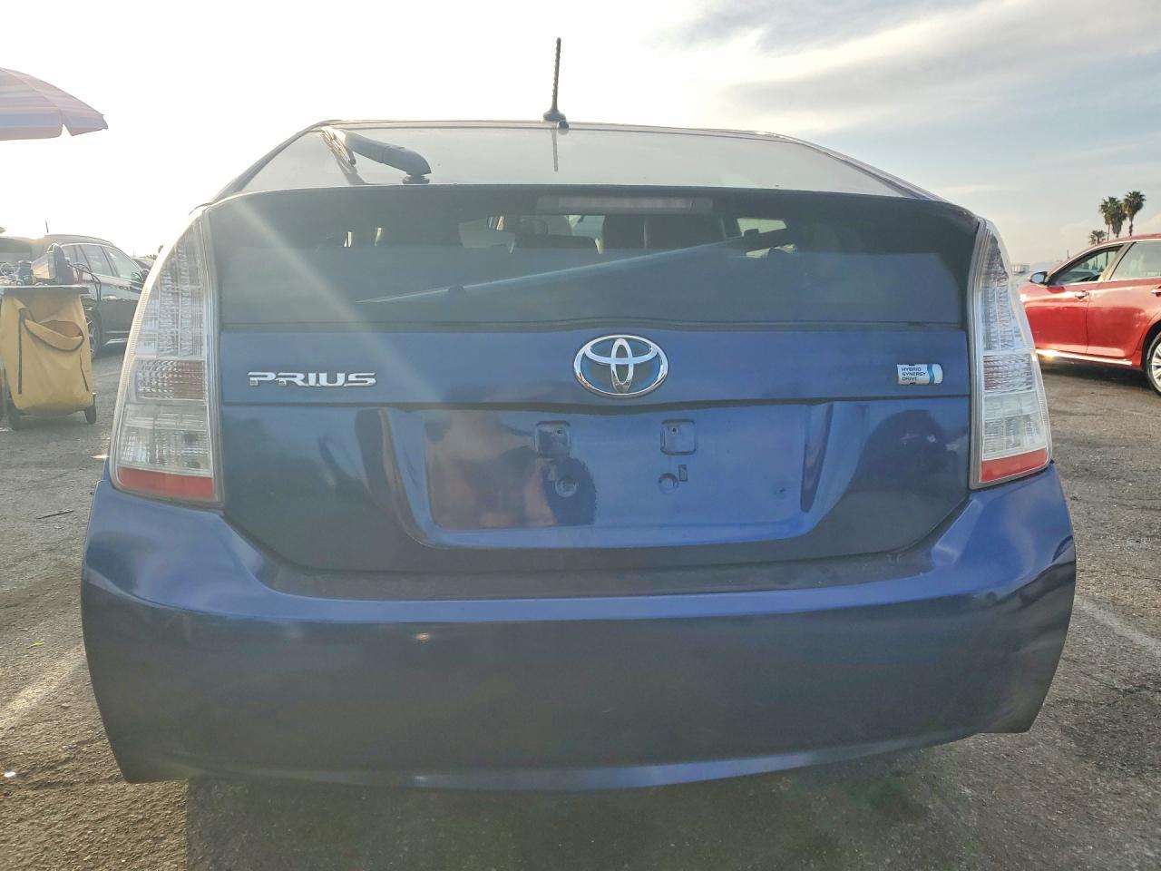 2011 TOYOTA PRIUS photo 6