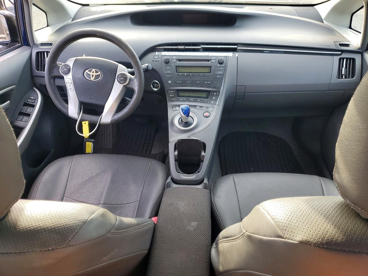 2011 TOYOTA PRIUS photo 8