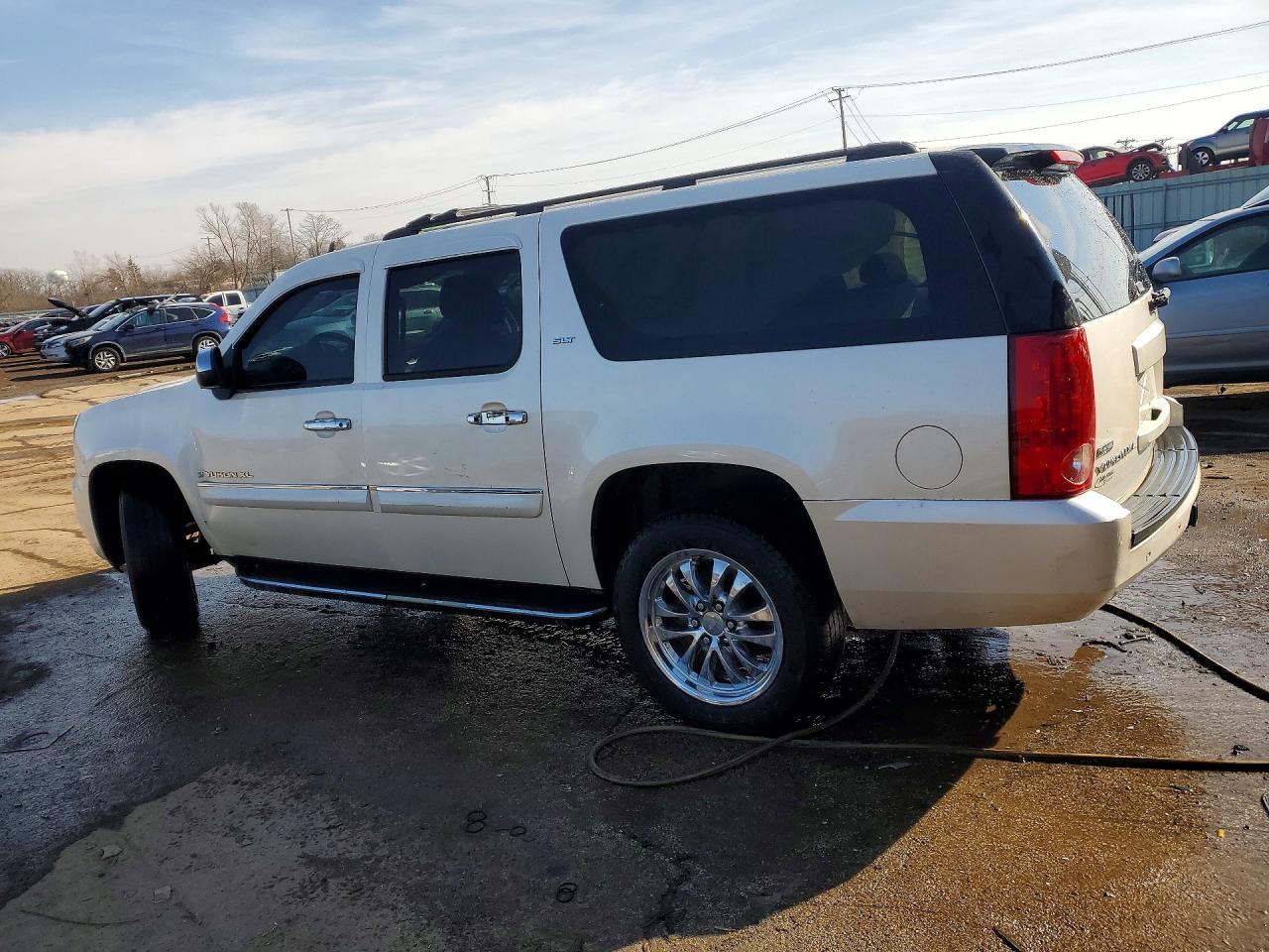 2008 GMC YUKON XL K1500 photo 2