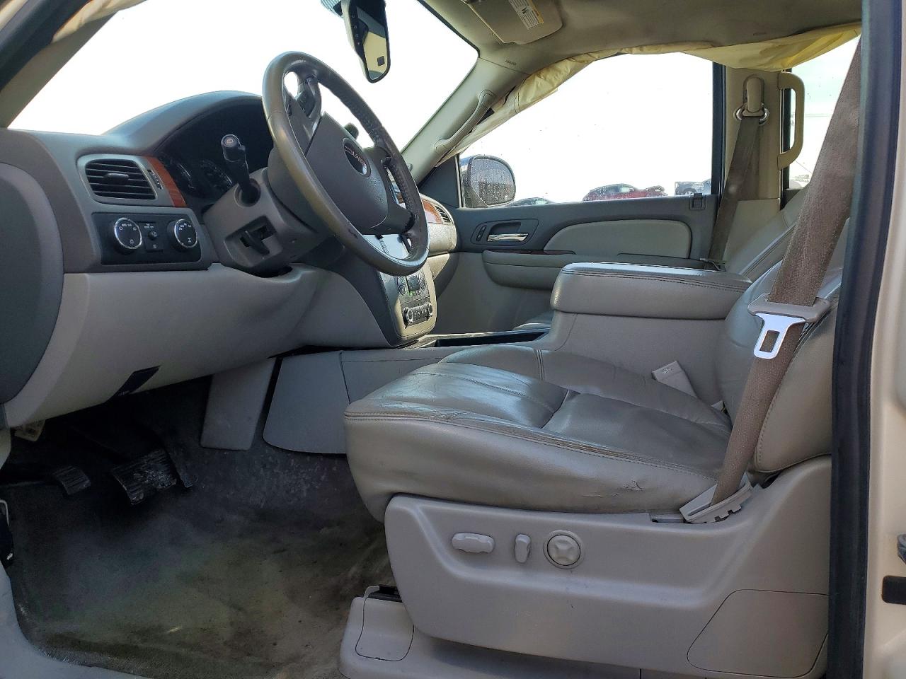 2008 GMC YUKON XL K1500 photo 7