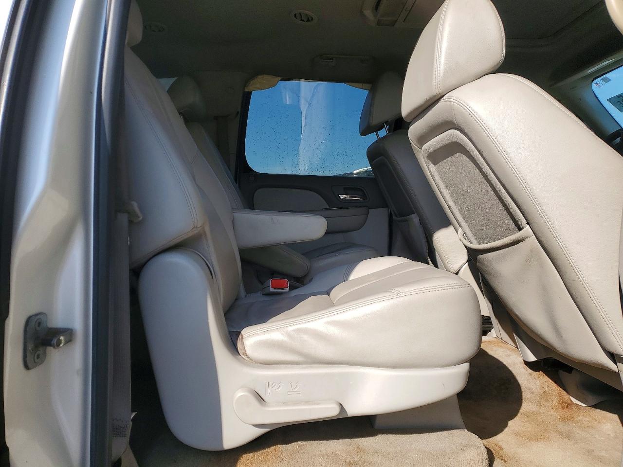 2008 GMC YUKON XL K1500 photo 11