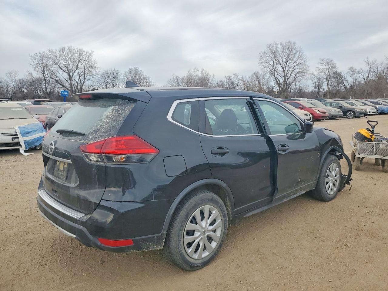 2017 NISSAN ROGUE S photo 3