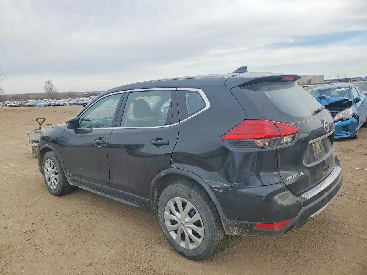 2017 NISSAN ROGUE S photo 2