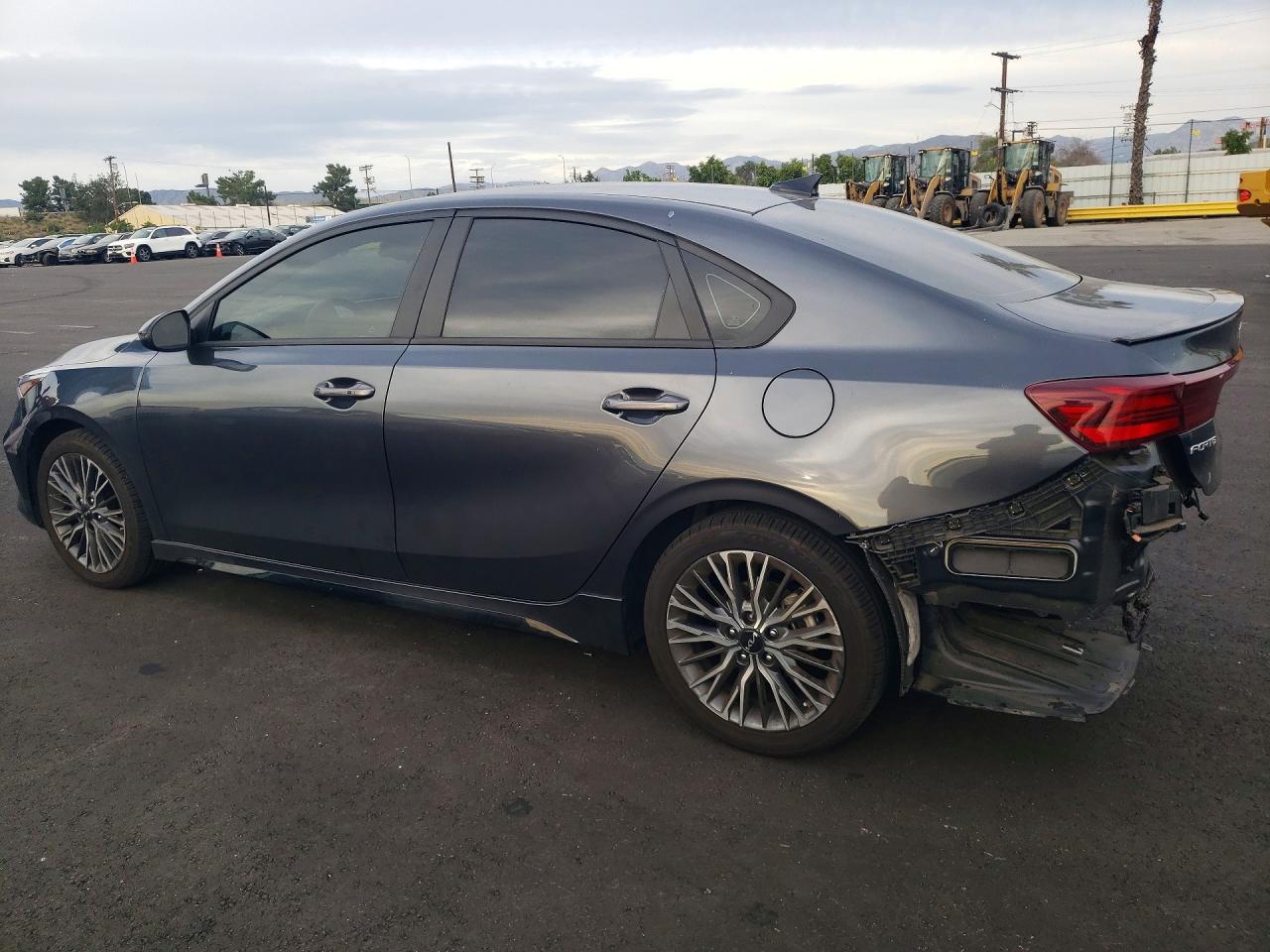 2023 KIA FORTE GT-LINE photo 3