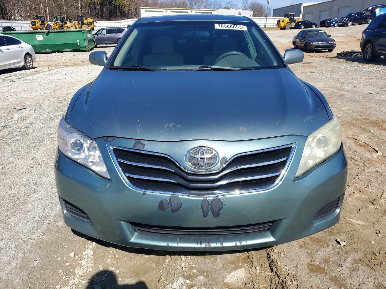 2010 TOYOTA CAMRY BASE photo 5
