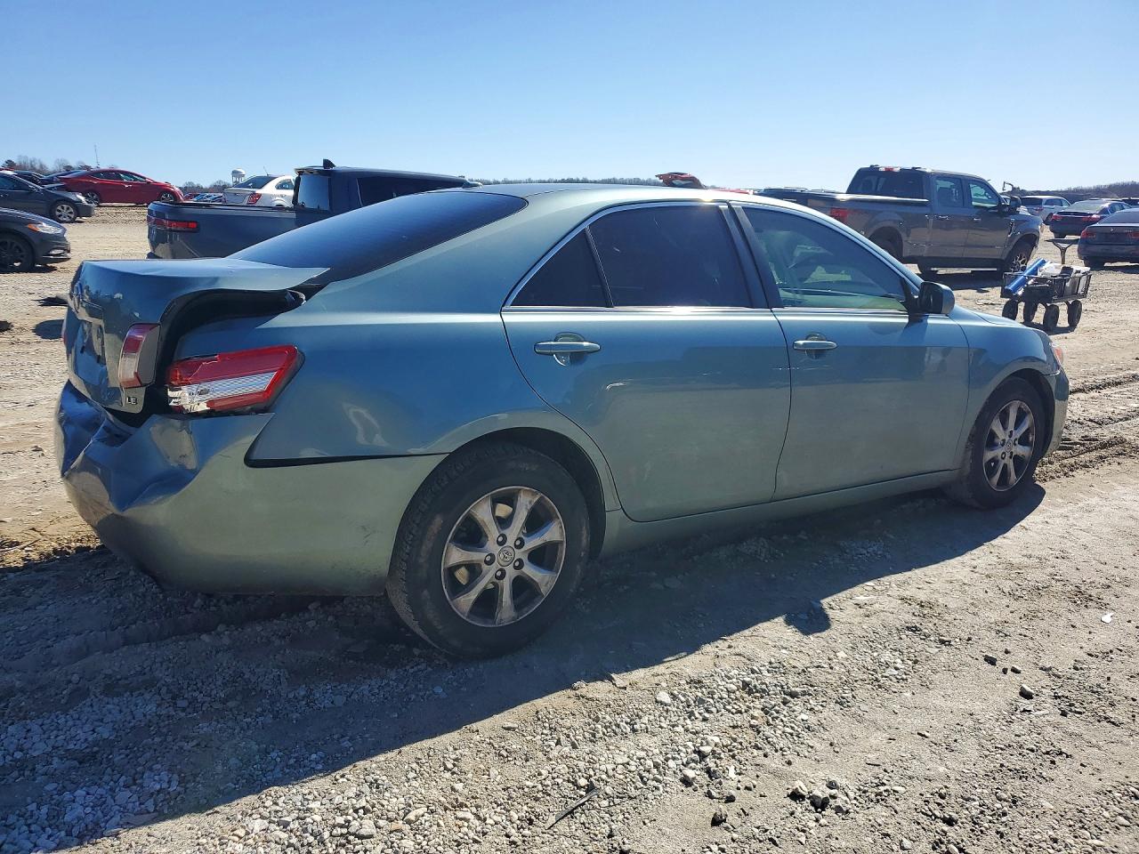 2010 TOYOTA CAMRY BASE photo 3