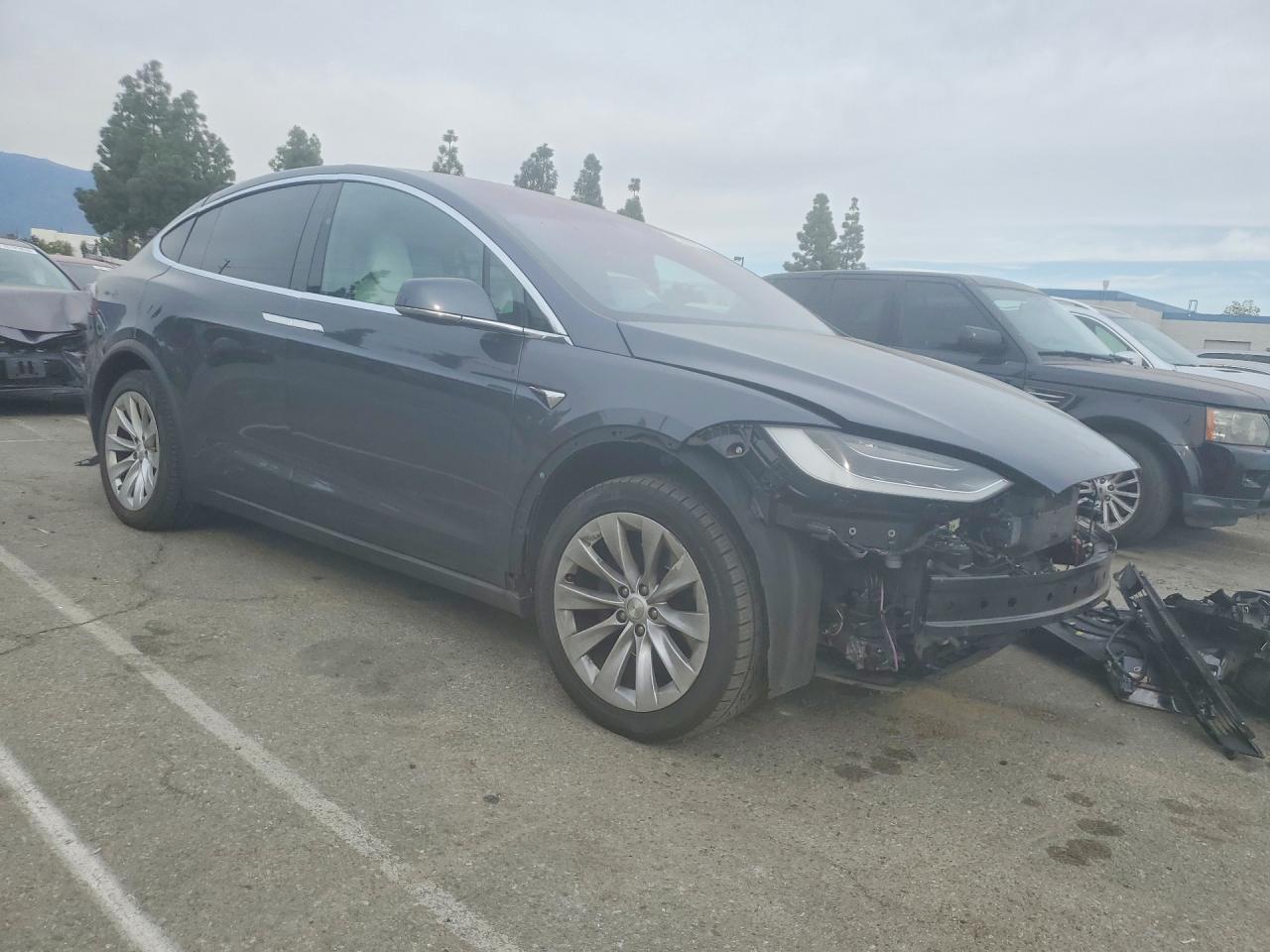 2018 TESLA MODEL X photo 4