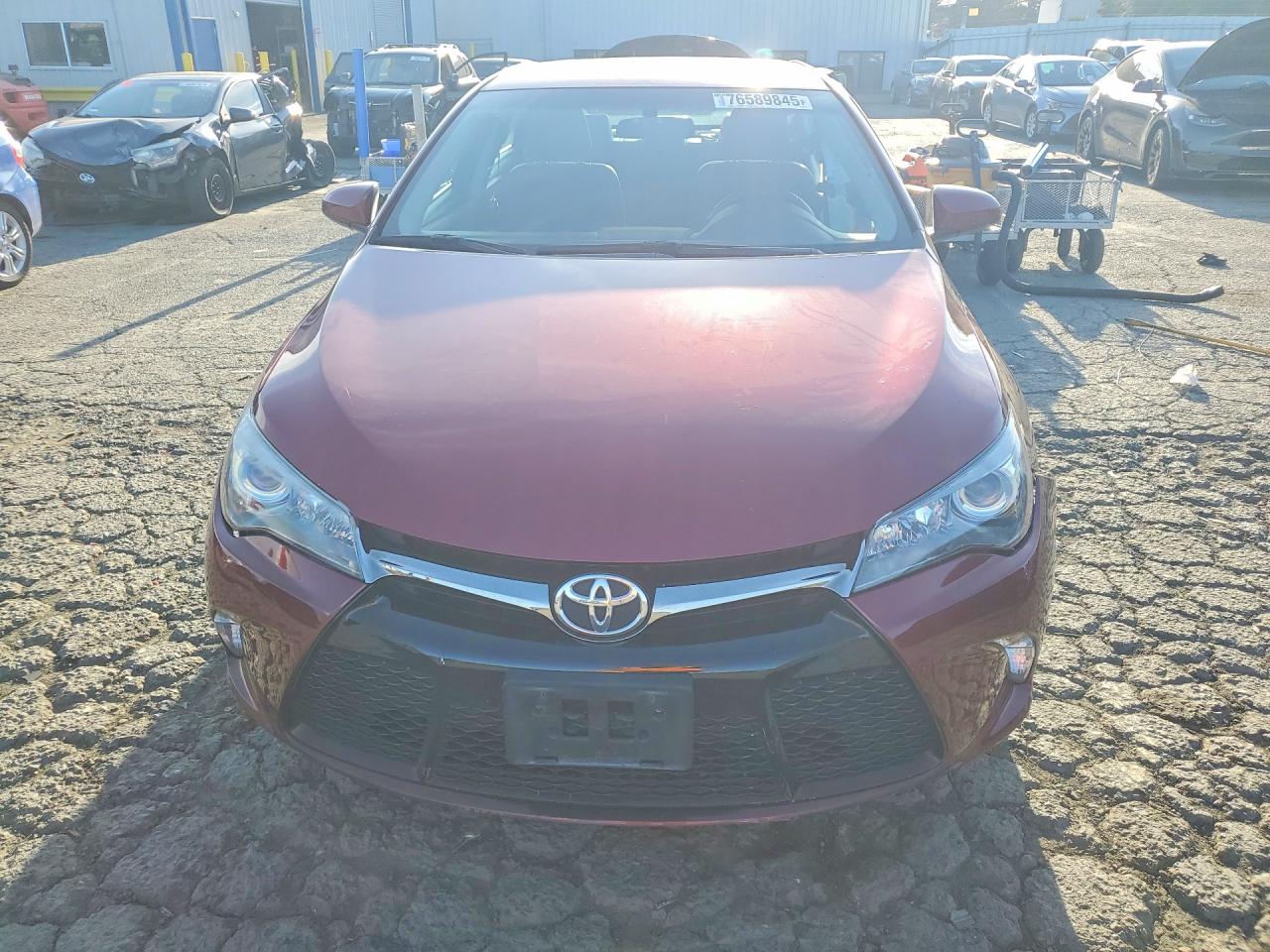 2016 TOYOTA CAMRY LE photo 5