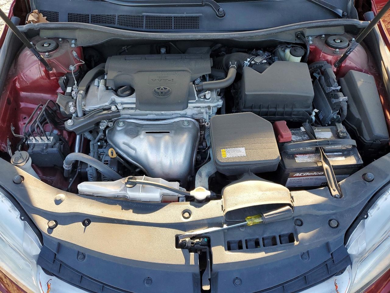 2016 TOYOTA CAMRY LE photo 11