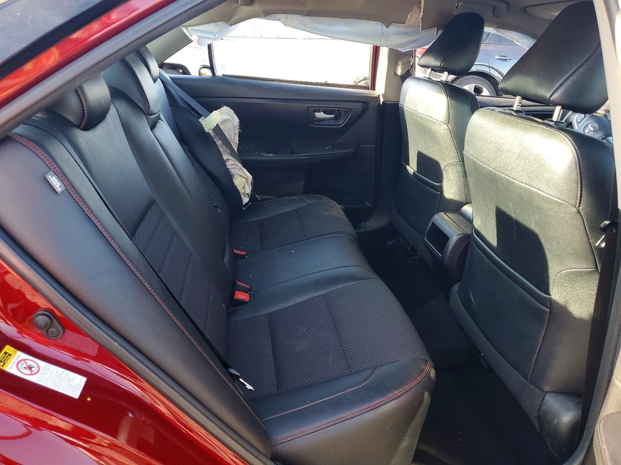2016 TOYOTA CAMRY LE photo 10