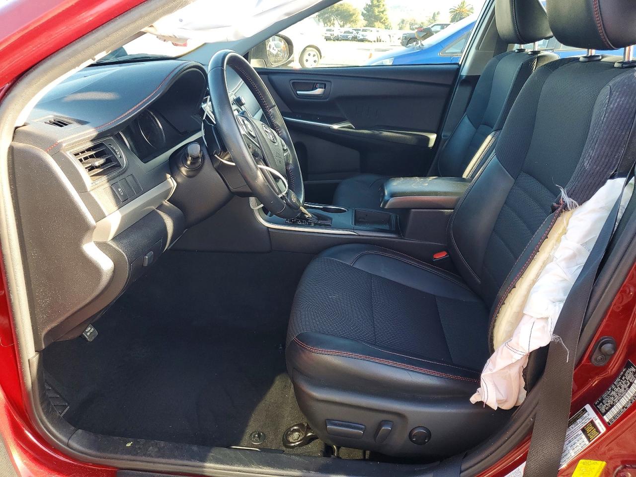 2016 TOYOTA CAMRY LE photo 7