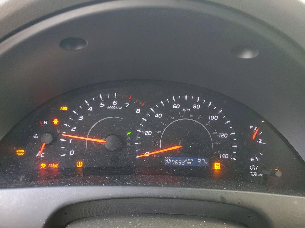2010 TOYOTA CAMRY LE photo 9