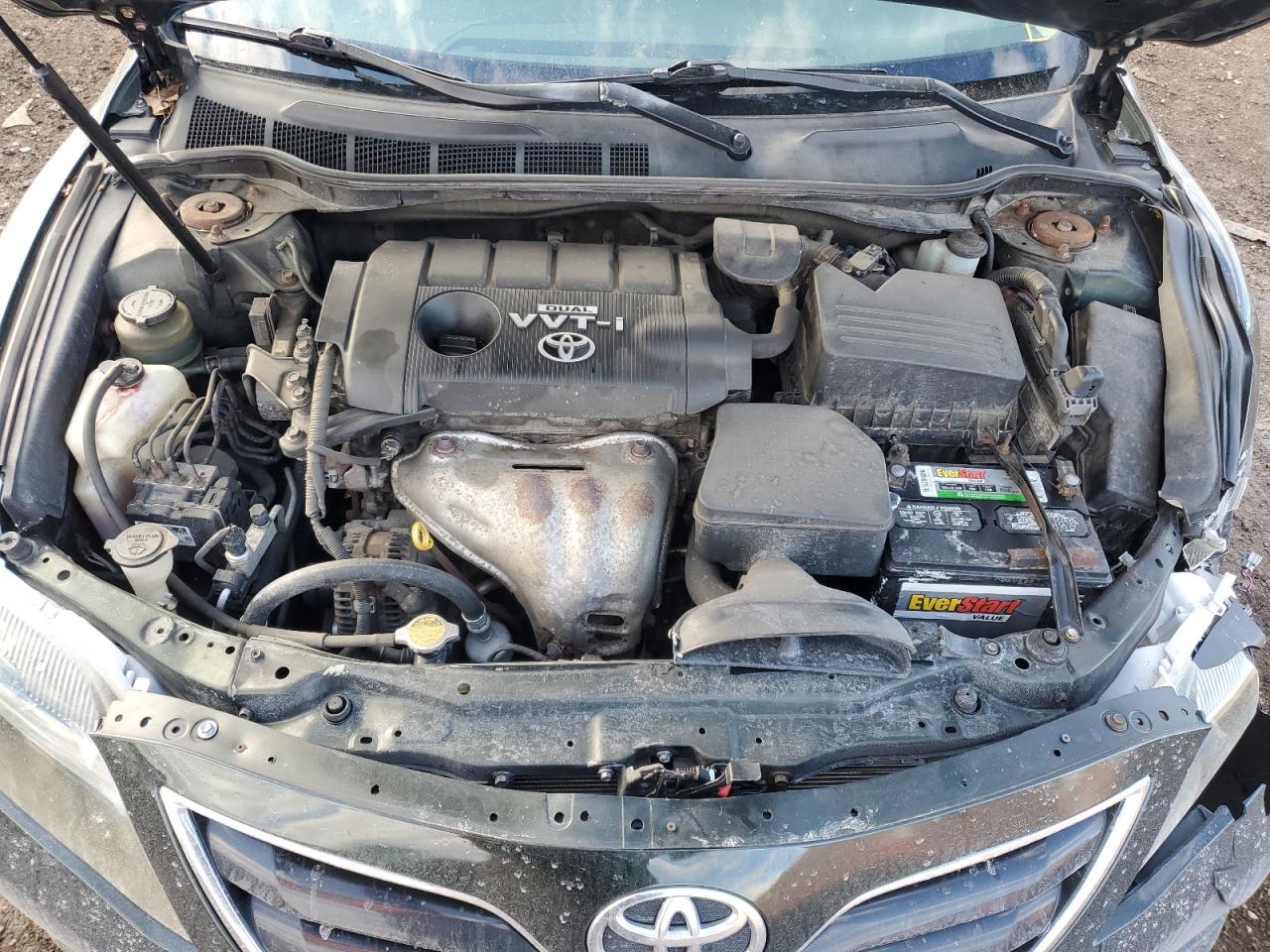 2010 TOYOTA CAMRY LE photo 11