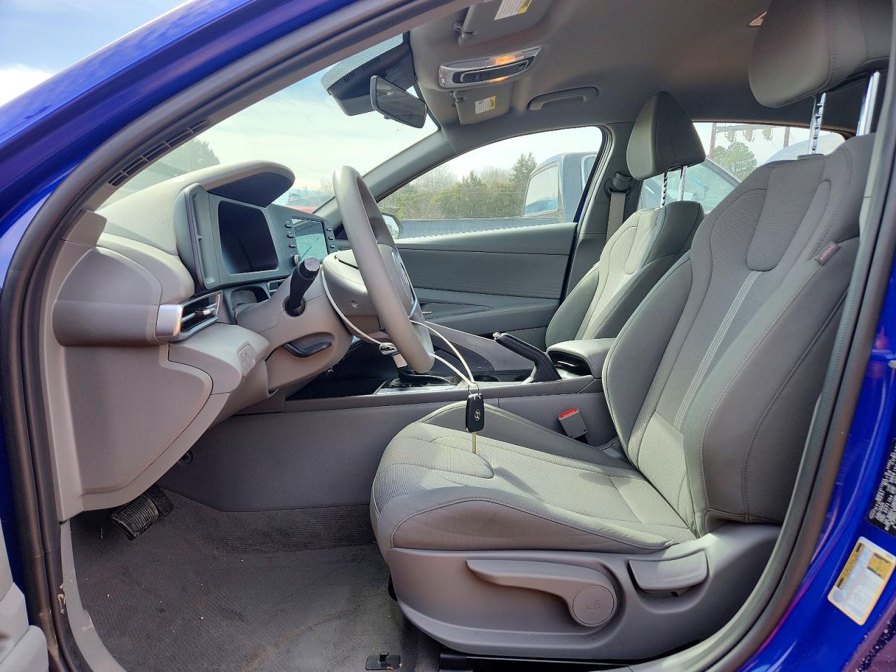 2025 HYUNDAI ELANTRA SE photo 7