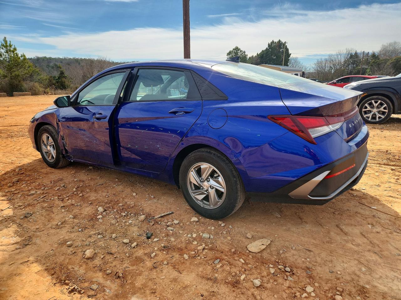 2025 HYUNDAI ELANTRA SE photo 2